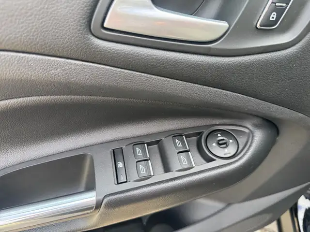 Ford Kuga view 16