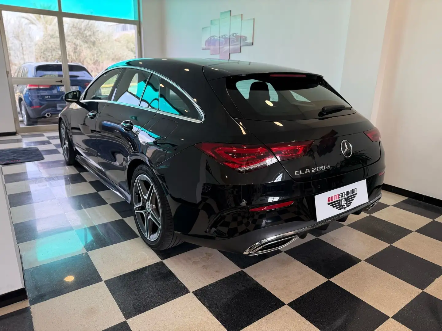 Mercedes-Benz CLA 200 CLA 200 d Auto AMG Shooting Brake Premium Fekete - 2