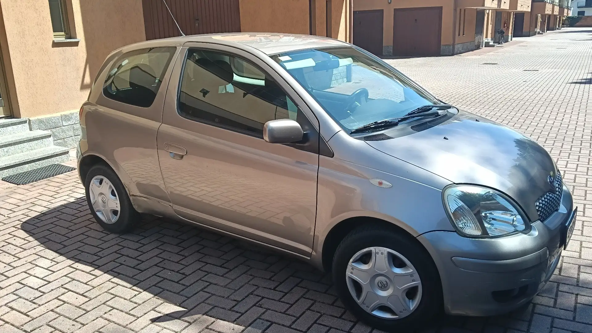 Toyota Yaris 3p 1.0 Expo c/clima - 1