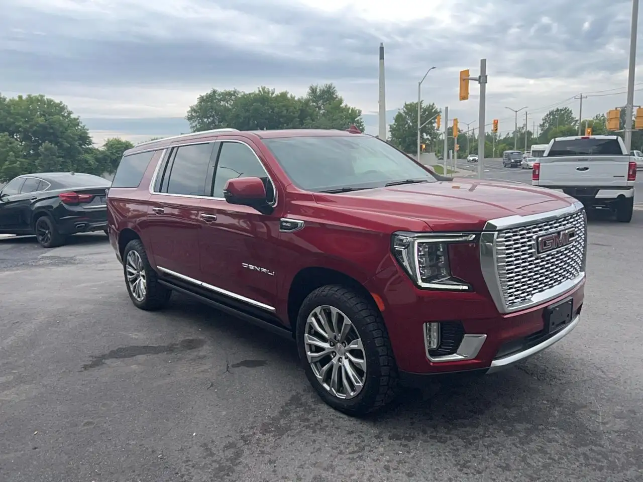 GMC Yukon photo GMC Yukon