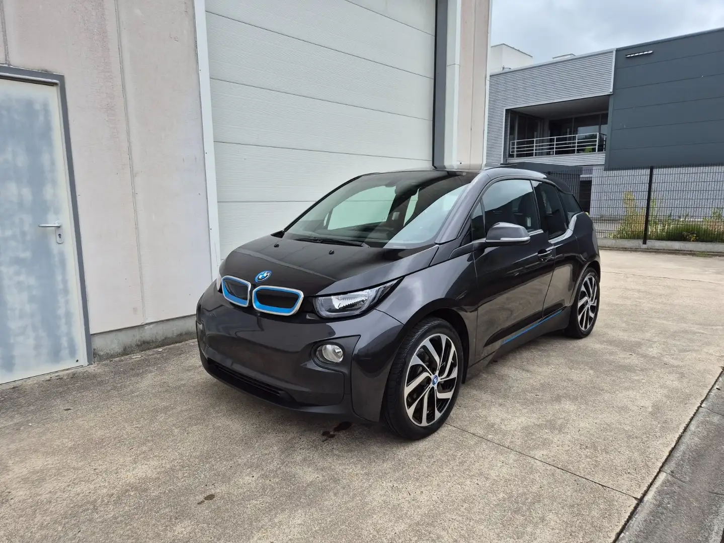 BMW i3 22kwh Advance Leder Pano Navi Prof Snelladen VOL Gri - 1