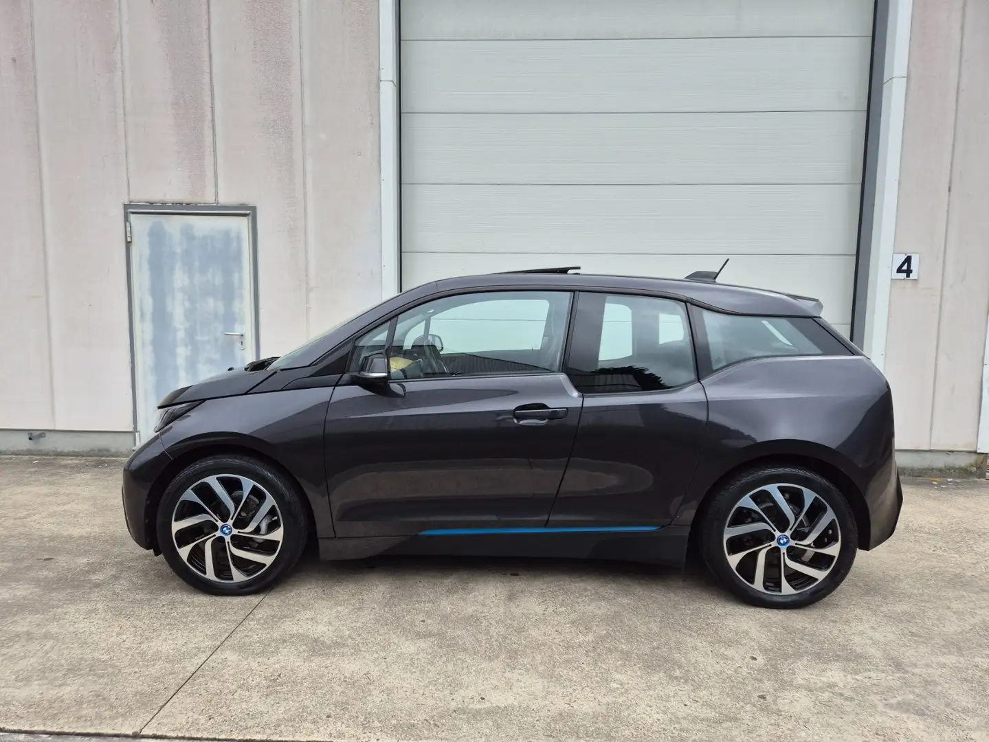 BMW i3 22kwh Advance Leder Pano Navi Prof Snelladen VOL Gri - 2