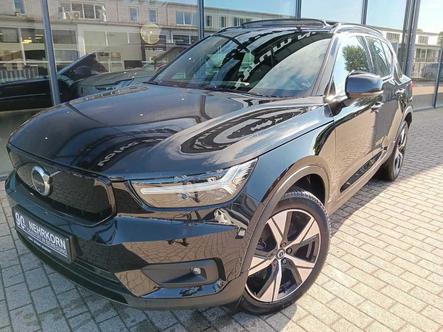 Volvo XC40 Recharge Single Pro 'Glasdach, 360, e-Sitze' Schwarz - 1