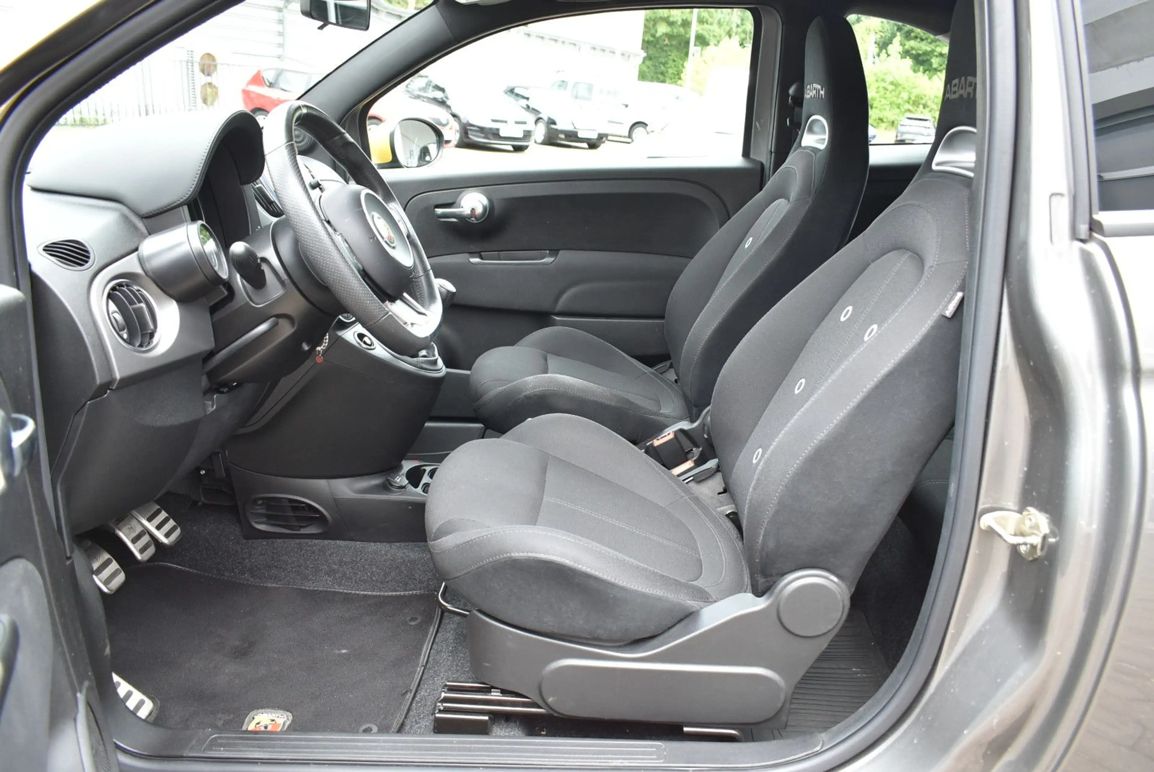 Abarth 500 Cabrio 595 C Pista — photo 13