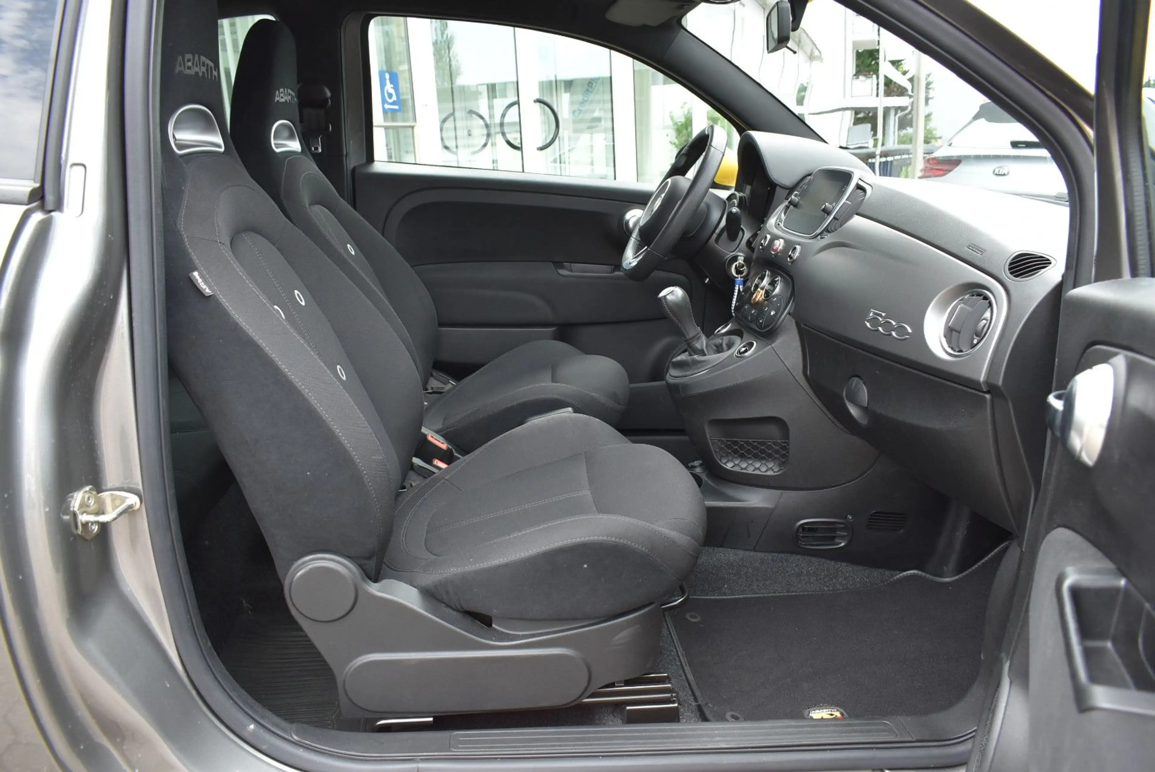 Abarth 500 Cabrio 595 C Pista — photo 14