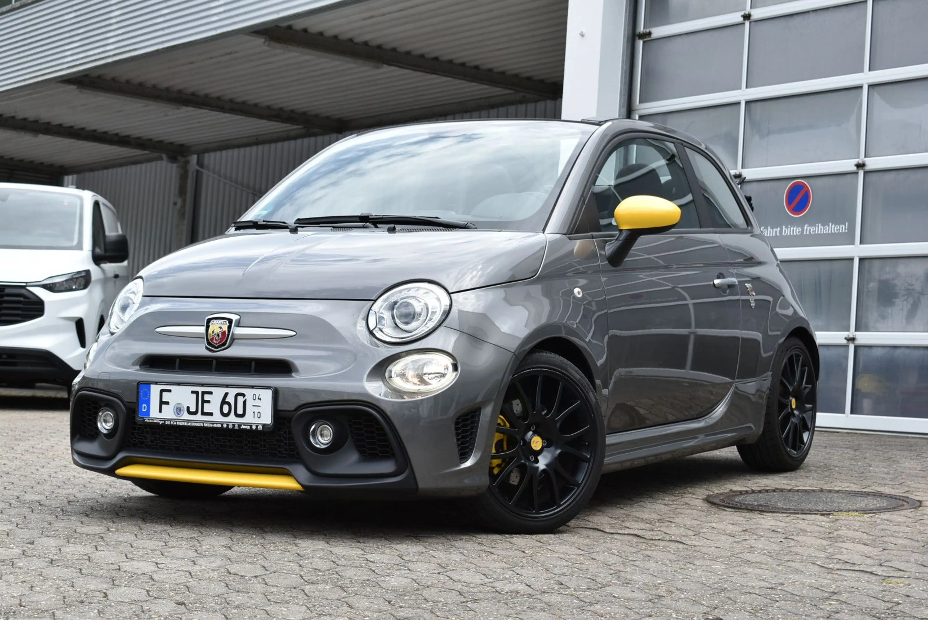Abarth 500 Cabrio 595 C Pista — photo 9