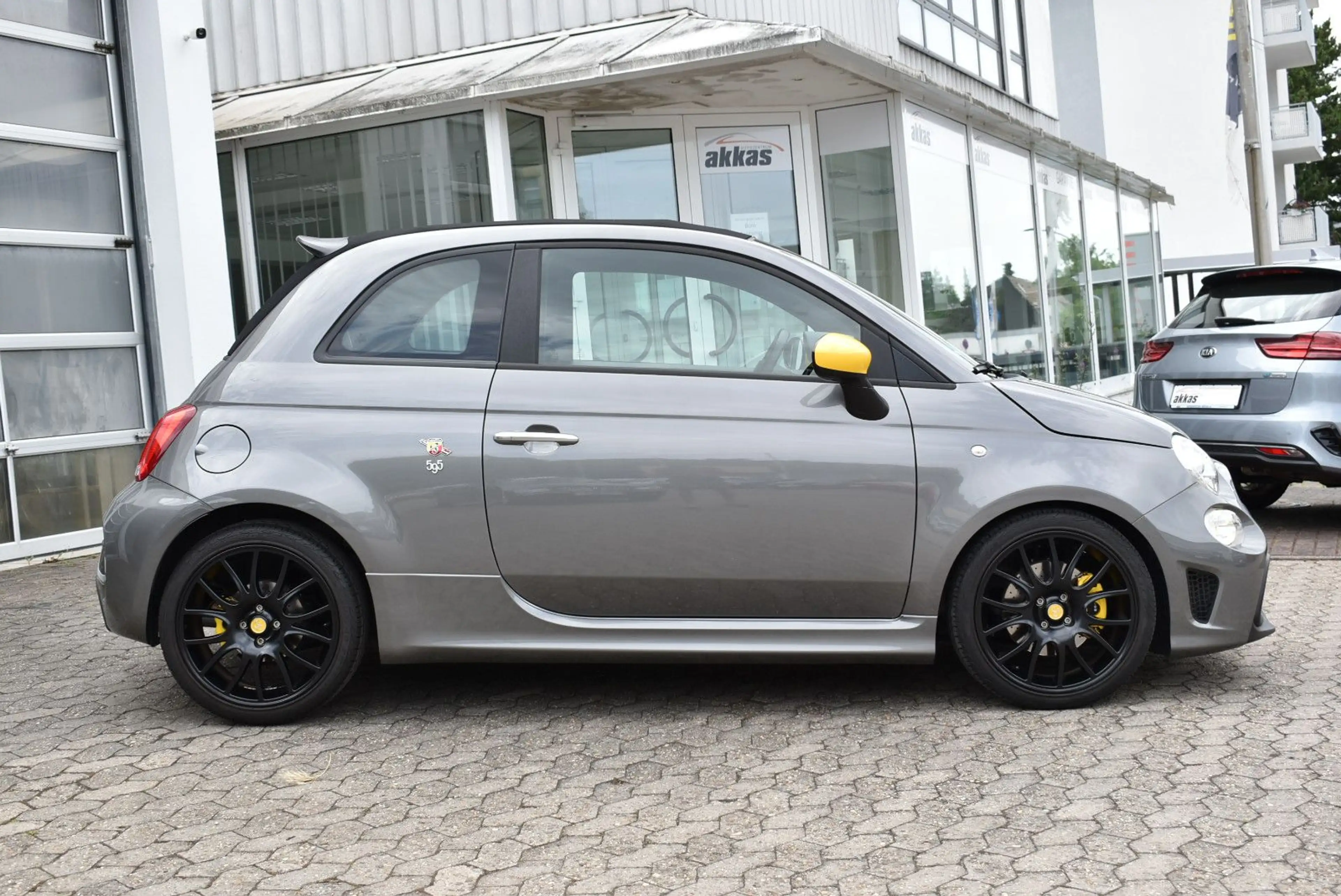Abarth 500 Cabrio 595 C Pista — photo 10