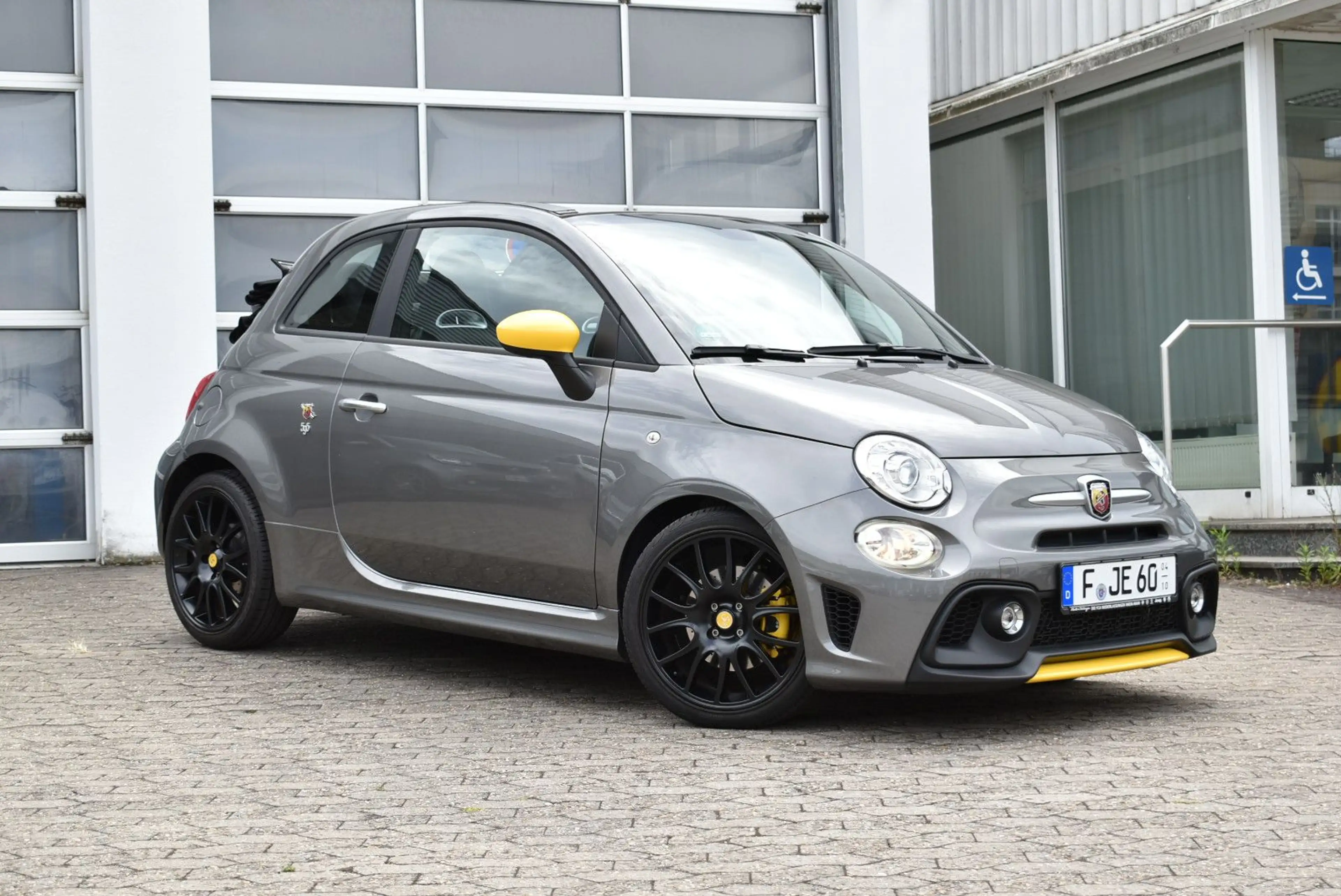 Abarth 500 Cabrio 595 C Pista — photo 3