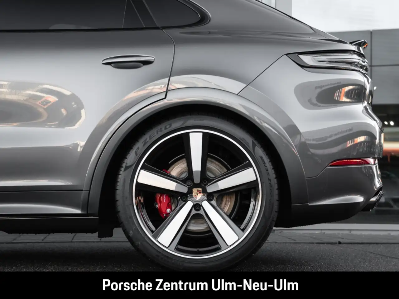 Porsche Cayenne GTS Coupe Burmester Clubleder HA-Lenkung 11