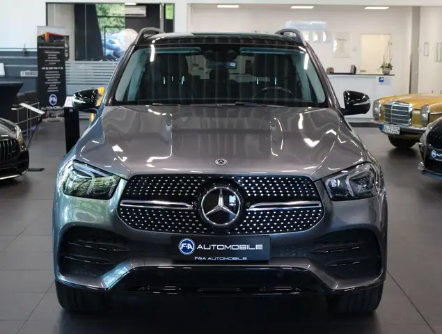 Mercedes-Benz GLE view 3