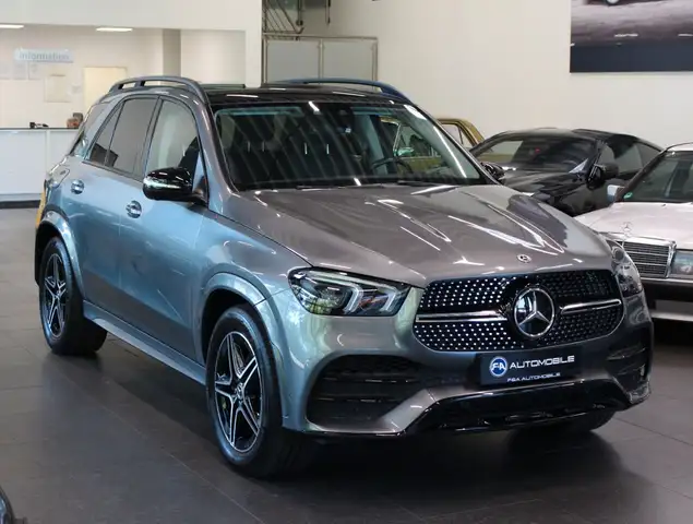 Mercedes-Benz GLE view 2