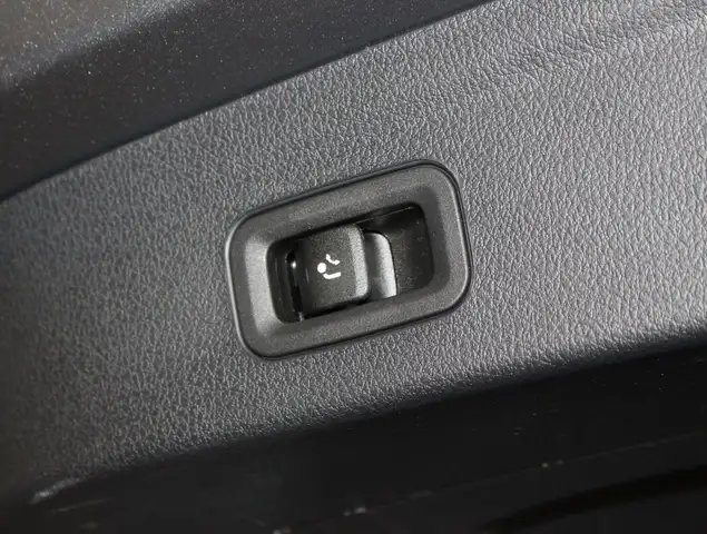 Mercedes-Benz GLE view 9