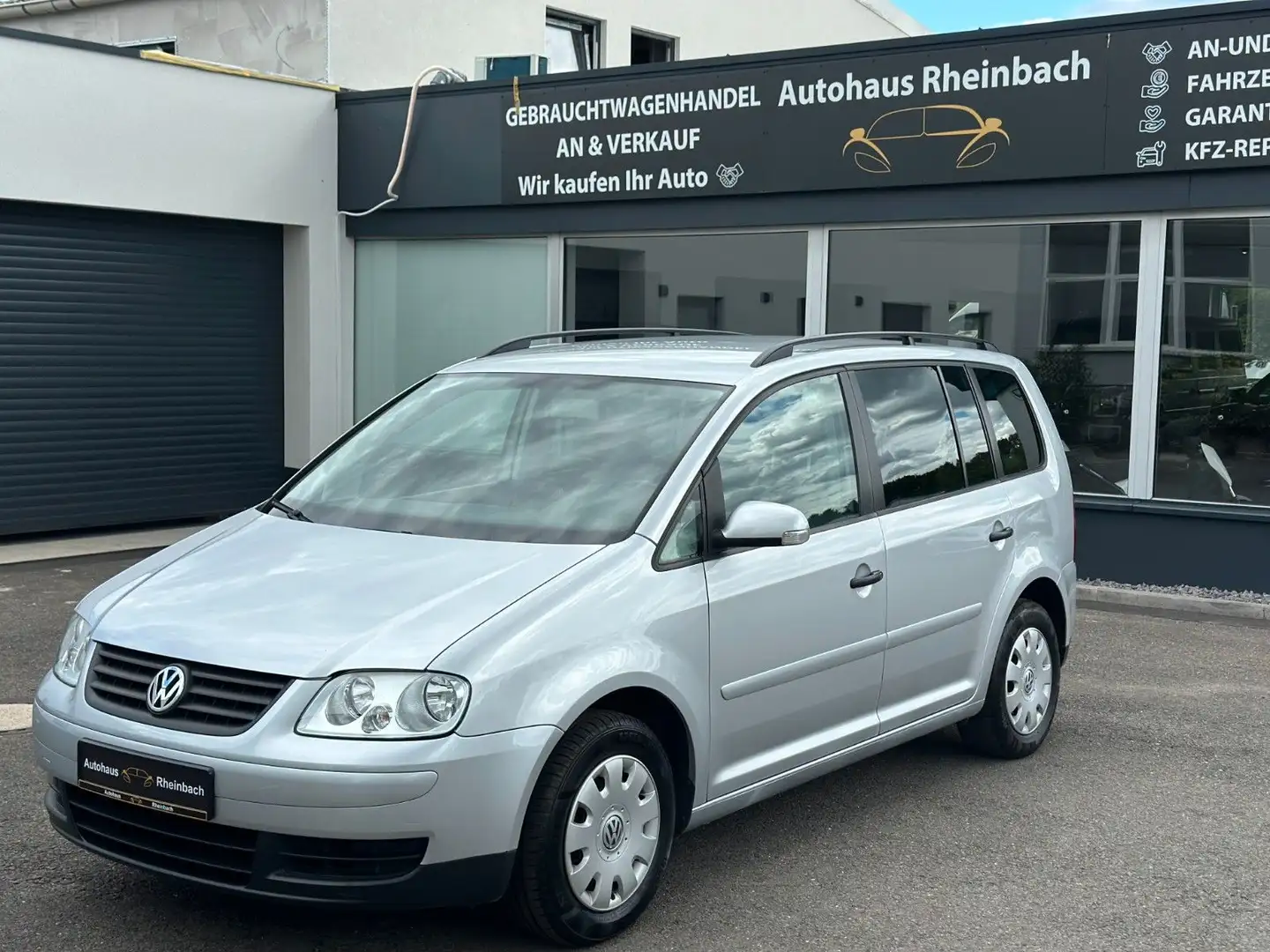 Volkswagen Touran 1,6 FSI 7 SITZER/HU NEU/VOLL VW SERVICE Argent - 1