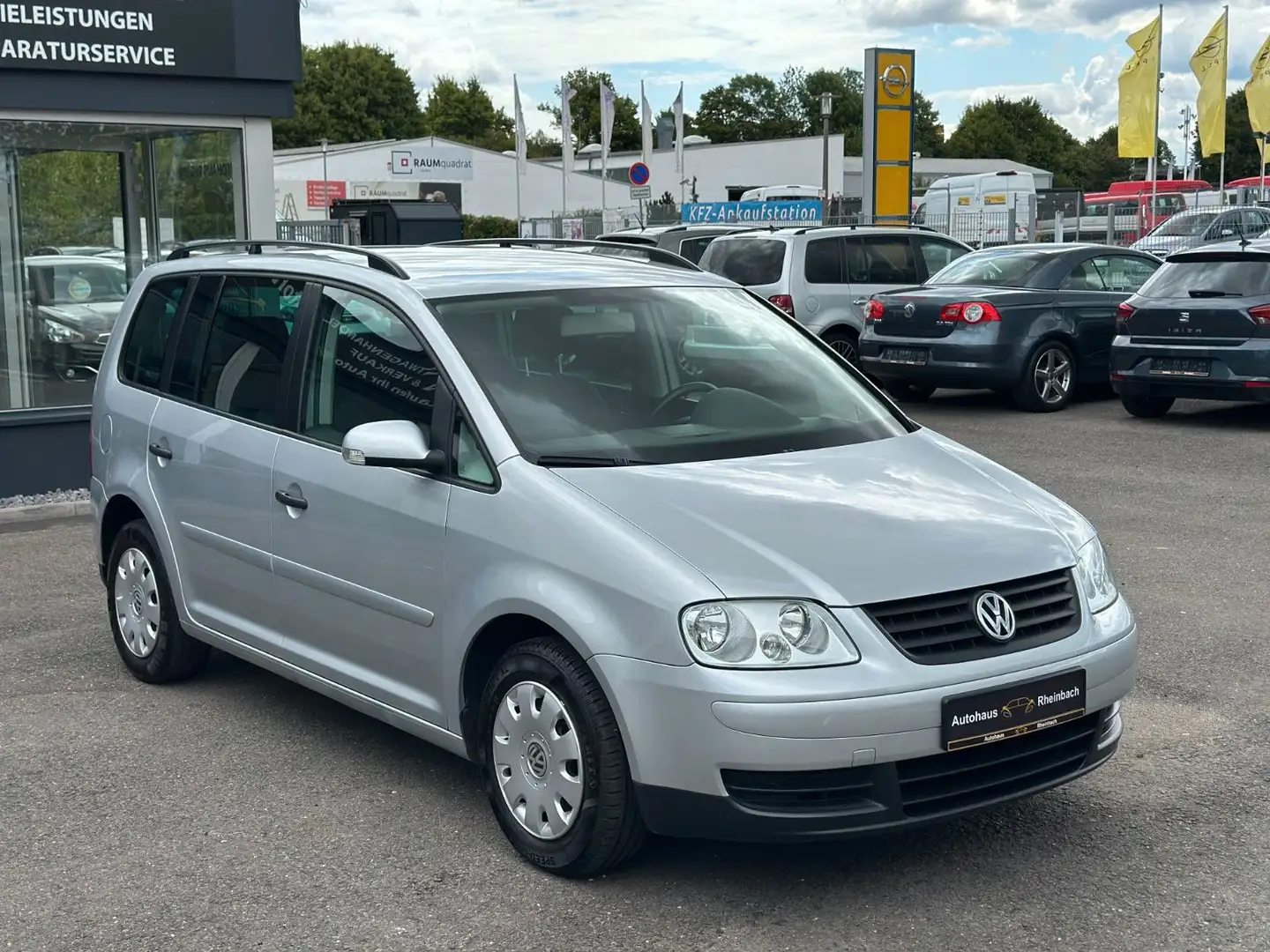 Volkswagen Touran 1,6 FSI 7 SITZER/HU NEU/VOLL VW SERVICE Argent - 2