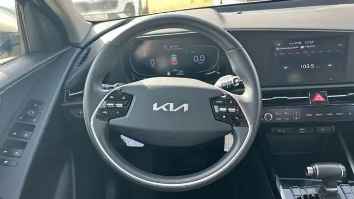 Kia Niro 1.6 HEV Concept 2022, foto 21