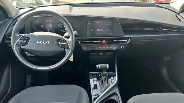 Kia Niro 1.6 HEV Concept 2022, foto 9