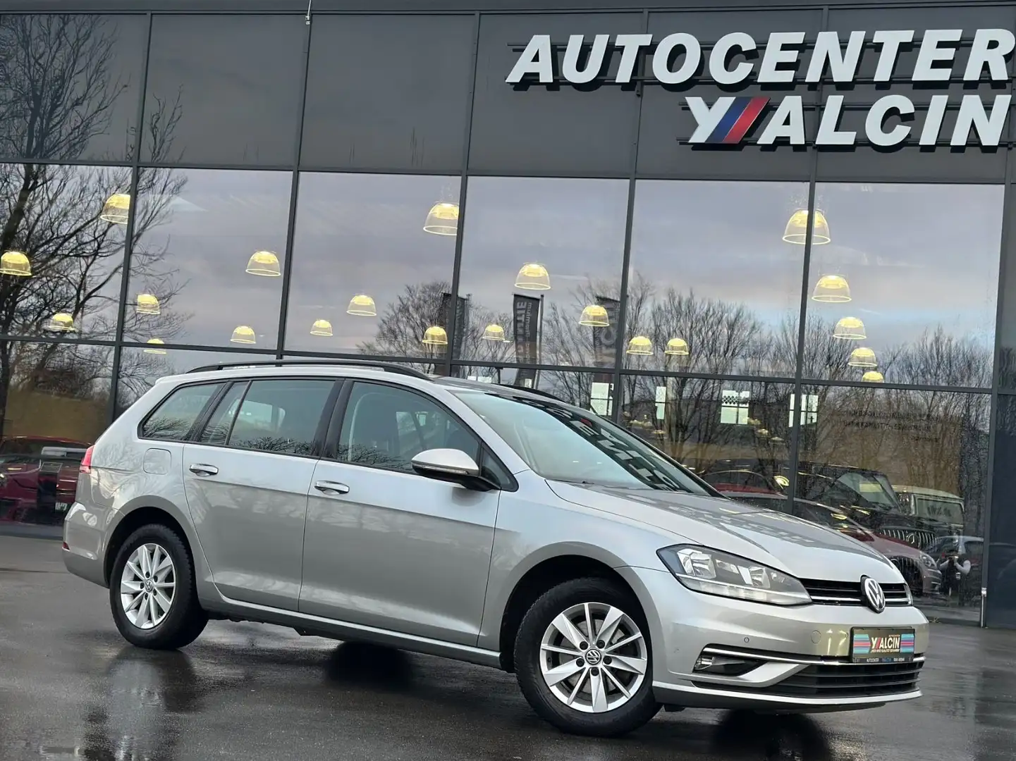 Volkswagen Golf 1.0 TSI OPF Comfortline Variant 2.H/ACC/PDC Grau - 1
