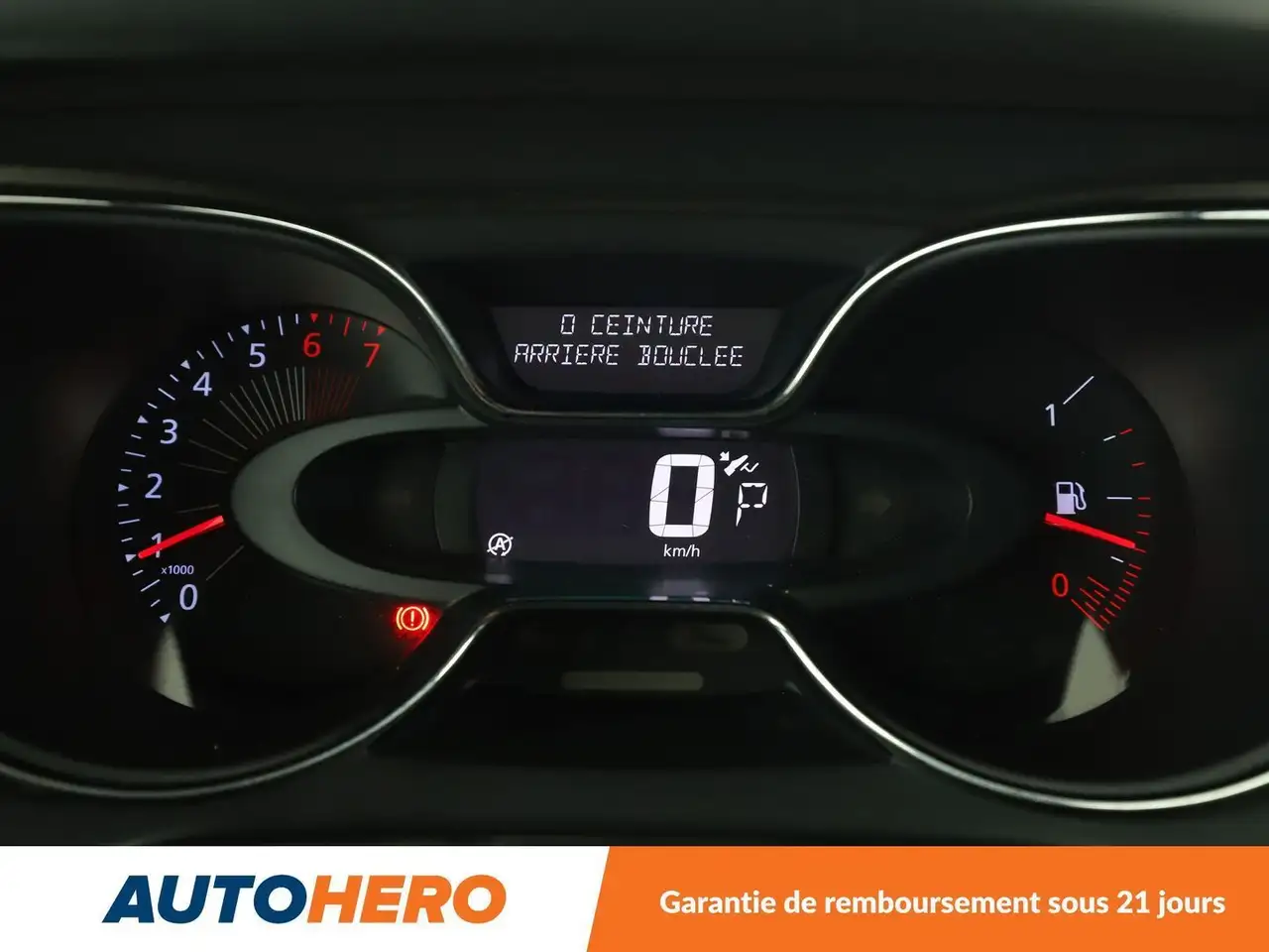 Renault Captur — photo 23
