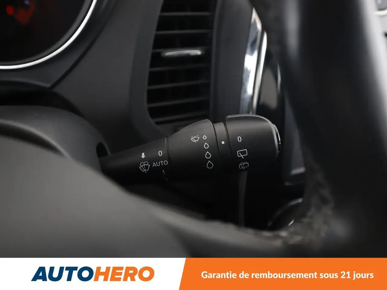 Renault Captur — photo 21