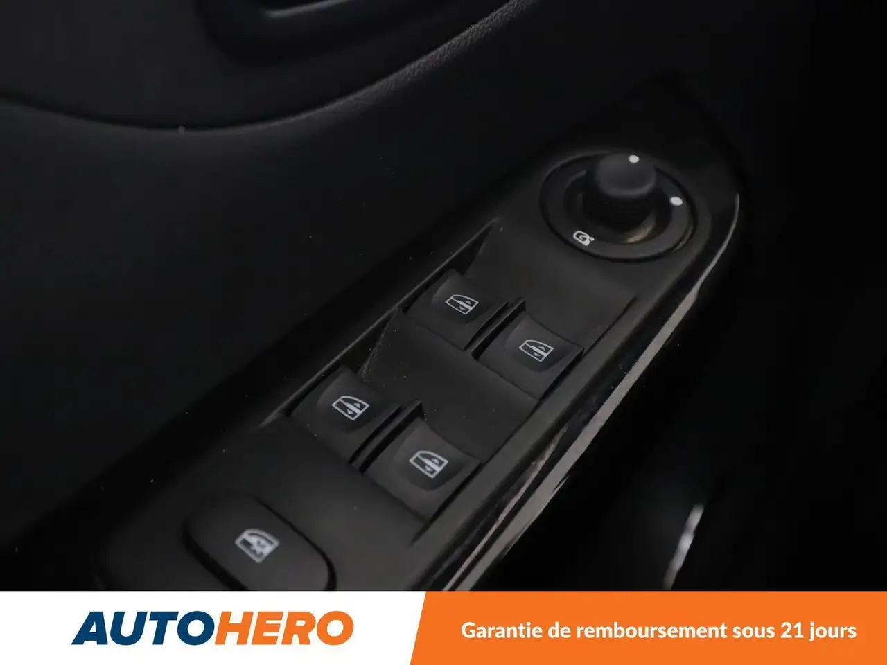 Renault Captur — photo 32