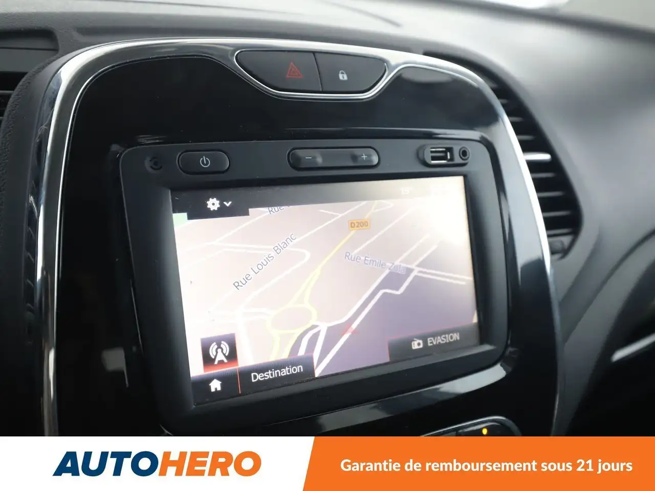 Renault Captur — photo 25