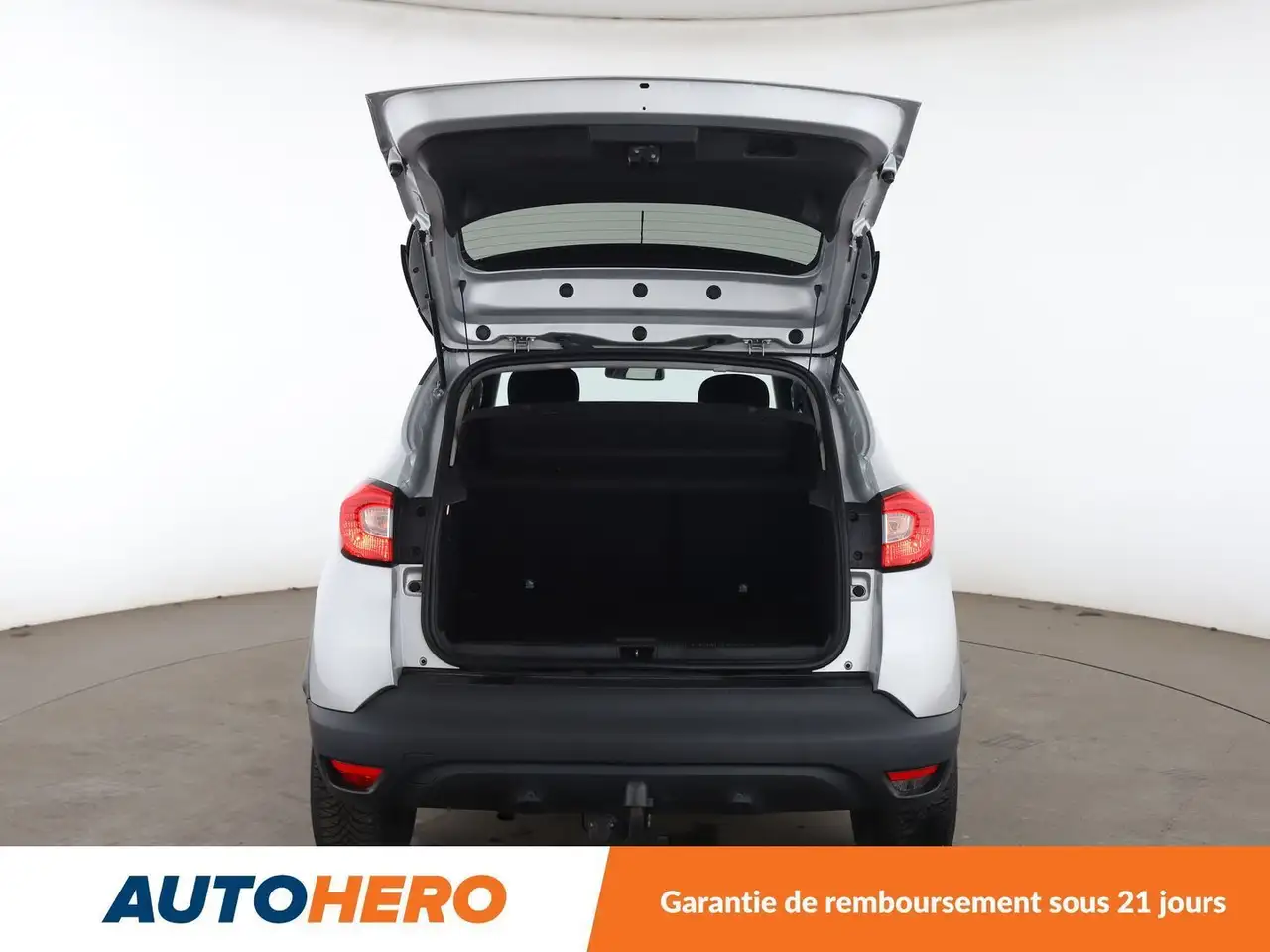 Renault Captur — photo 16