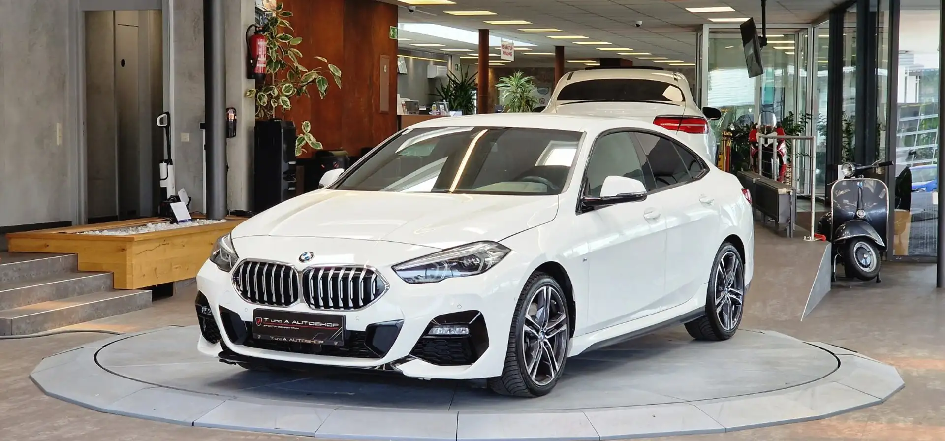 BMW 220 d M-Paket Limosine Aut. *Navi*Digital-Cockpit*18Zo Weiß - 1