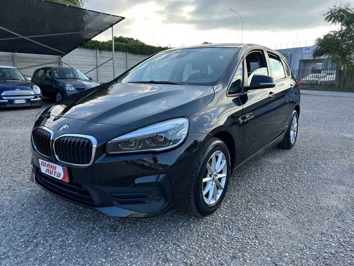 BMW 216 216d Active Tourer Advantage Zwart - 1