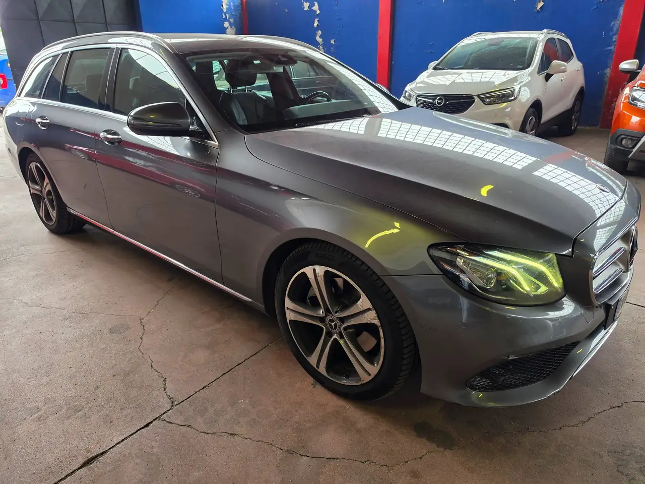 Mercedes-Benz E 220