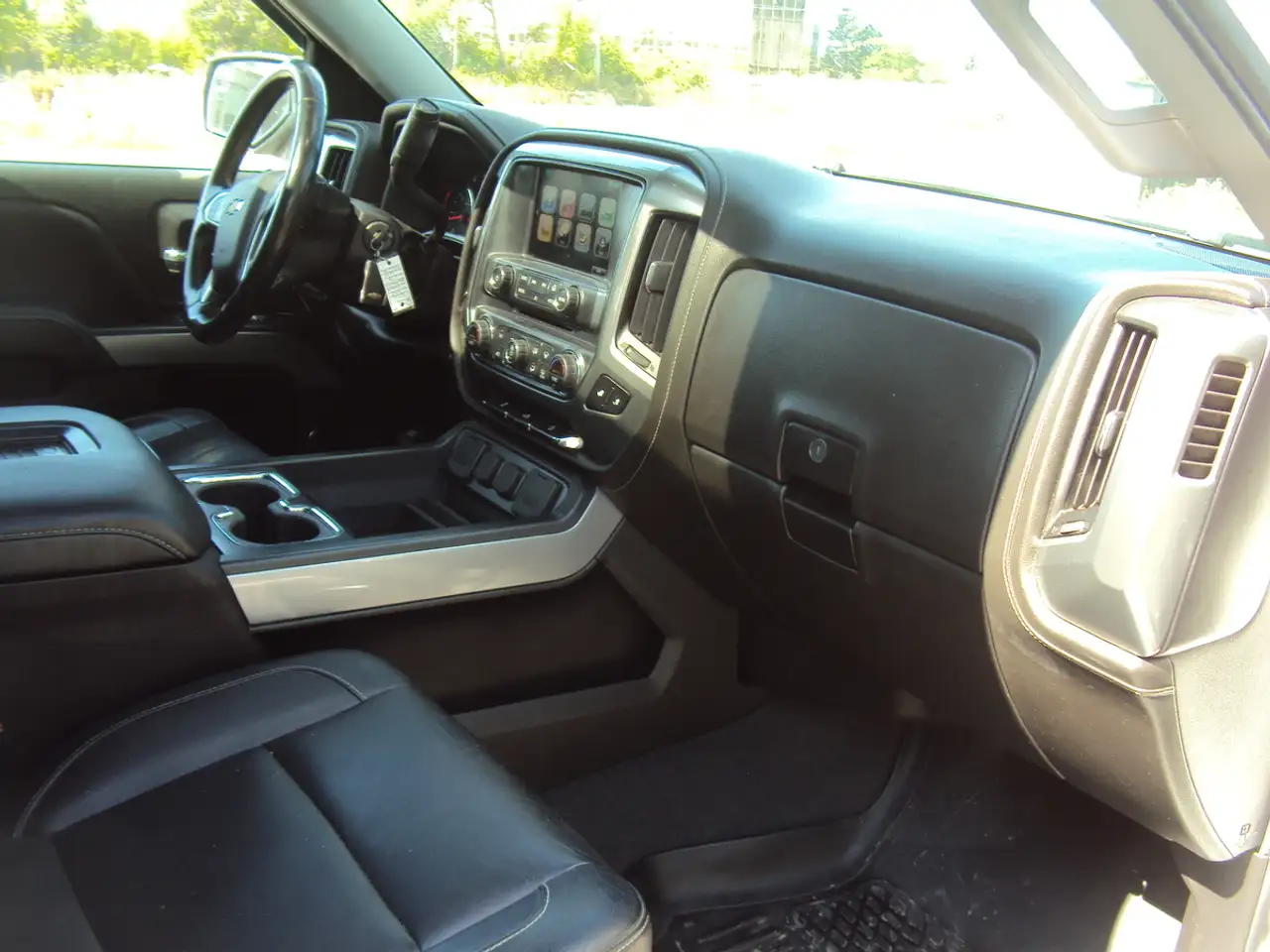 Chevrolet Silverado 1500 снимка Chevrolet Silverado 1500