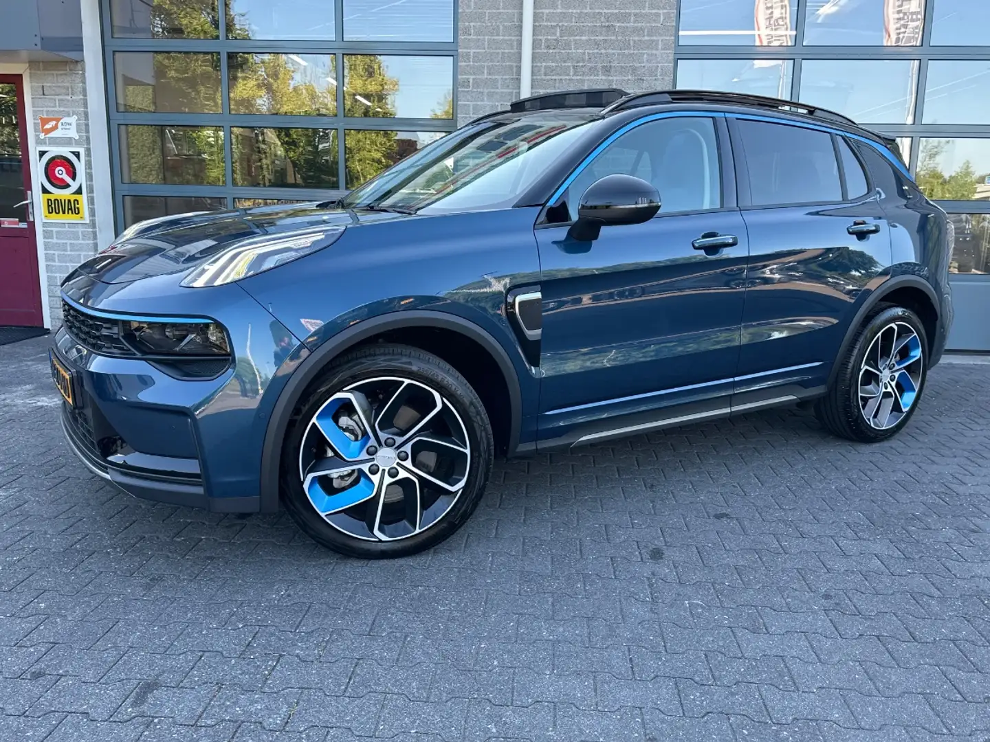 Lynk & Co 01 1.5 PLUG IN HYBRID | 360 CAMERA | NL AUTO | Blau - 1