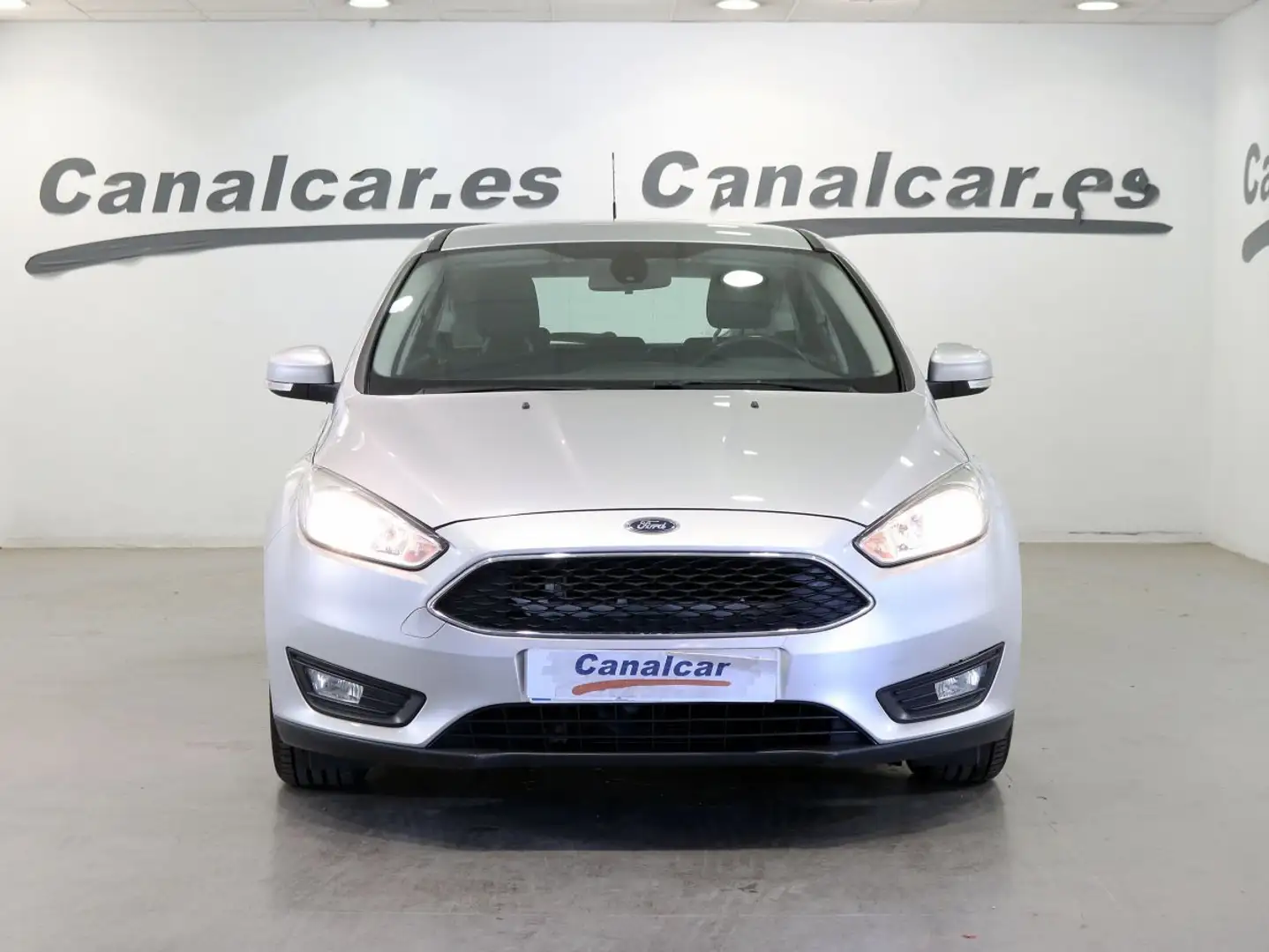 Ford Focus 1.5TDCi Trend+ 120 Plateado - 2
