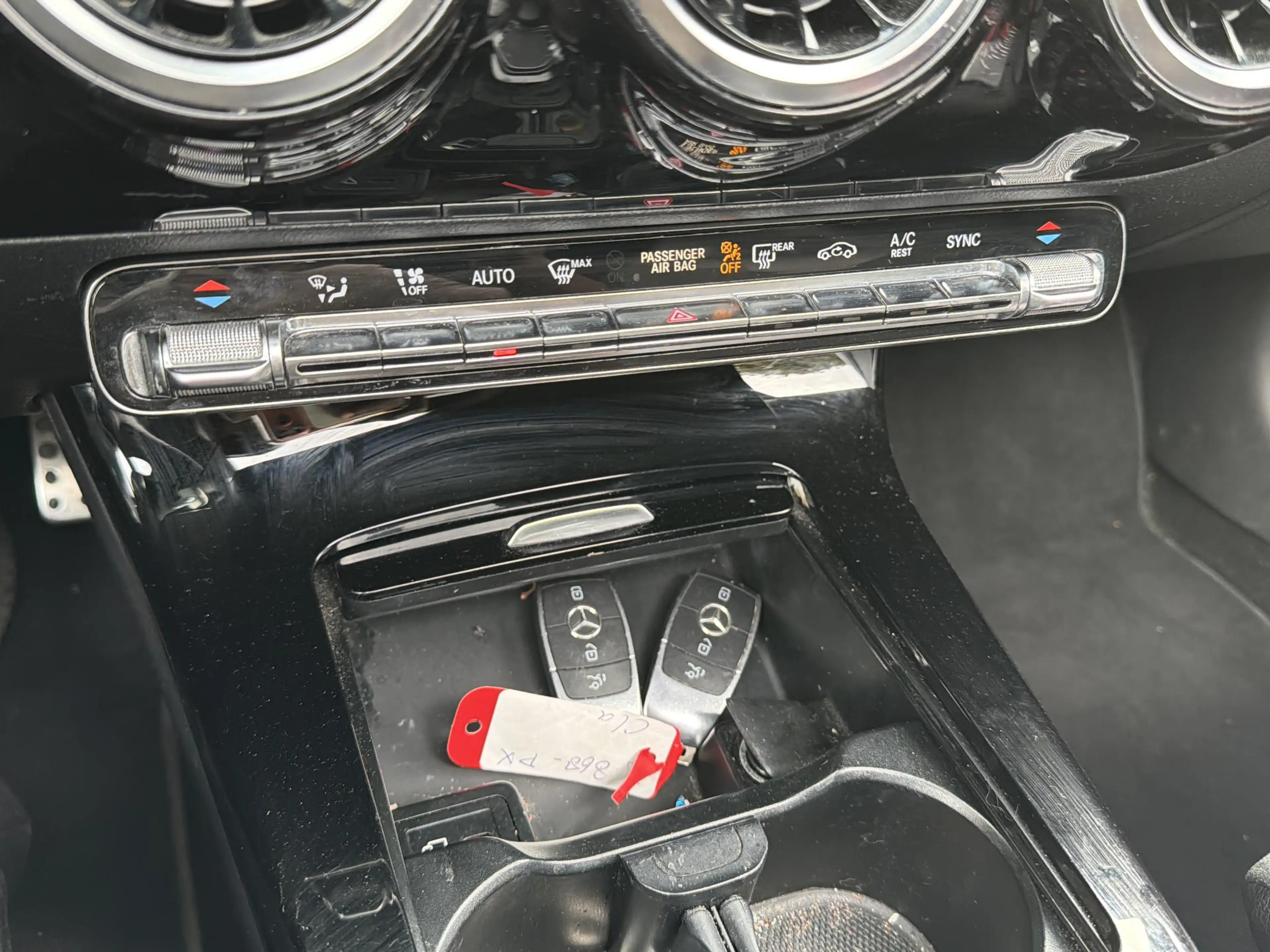 Mercedes-Benz CLA 200 Shooting Brake Advantage | Pano | Cruise | Climate — photo 13