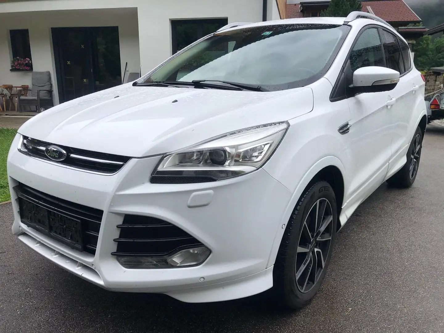 Ford Kuga 2,0 Individual 4x4 TDCI DPF Aut. - 1