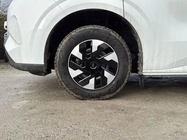 Ford Transit Custom view 9