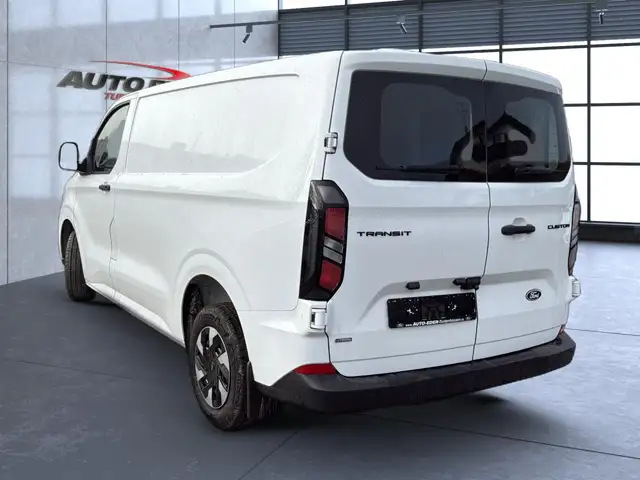 Ford Transit Custom view 3