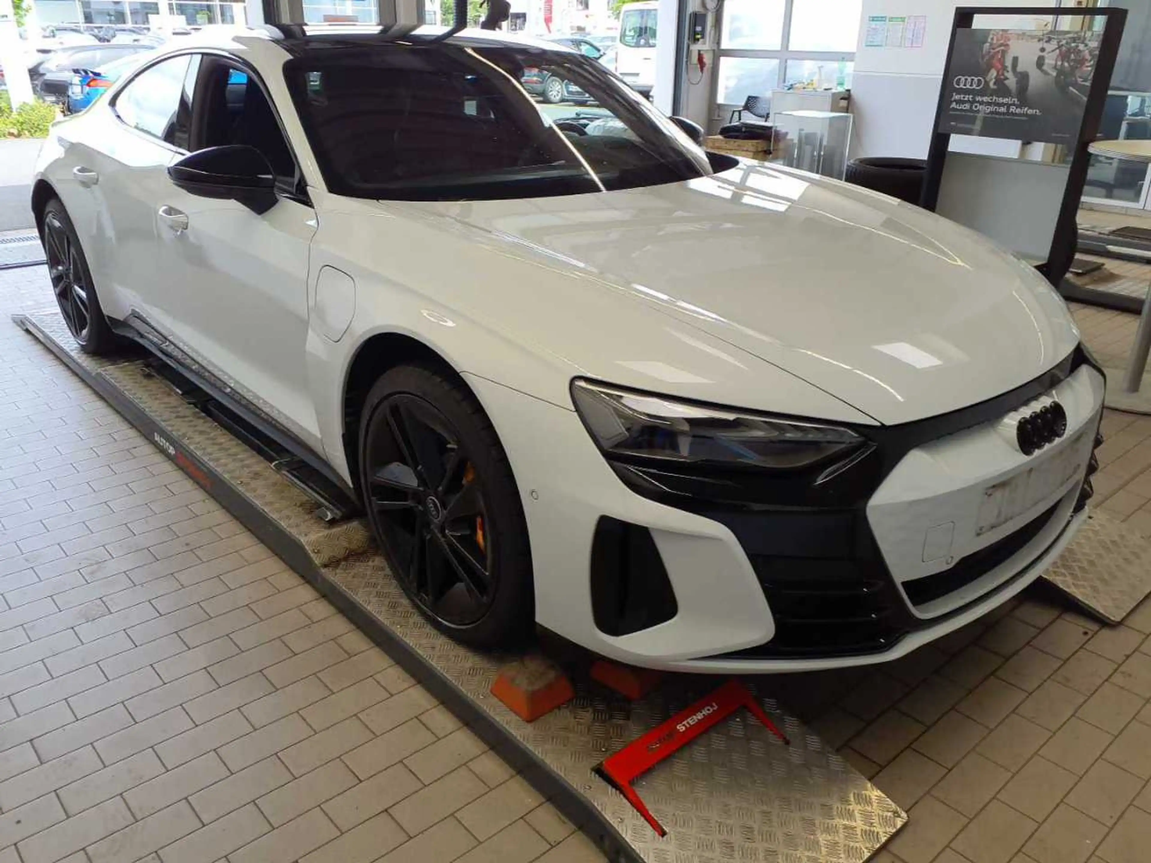 Audi RS e-tron GT +LASER+360°+OPTIK+MATRIX+MASSAGE+ — photo 8