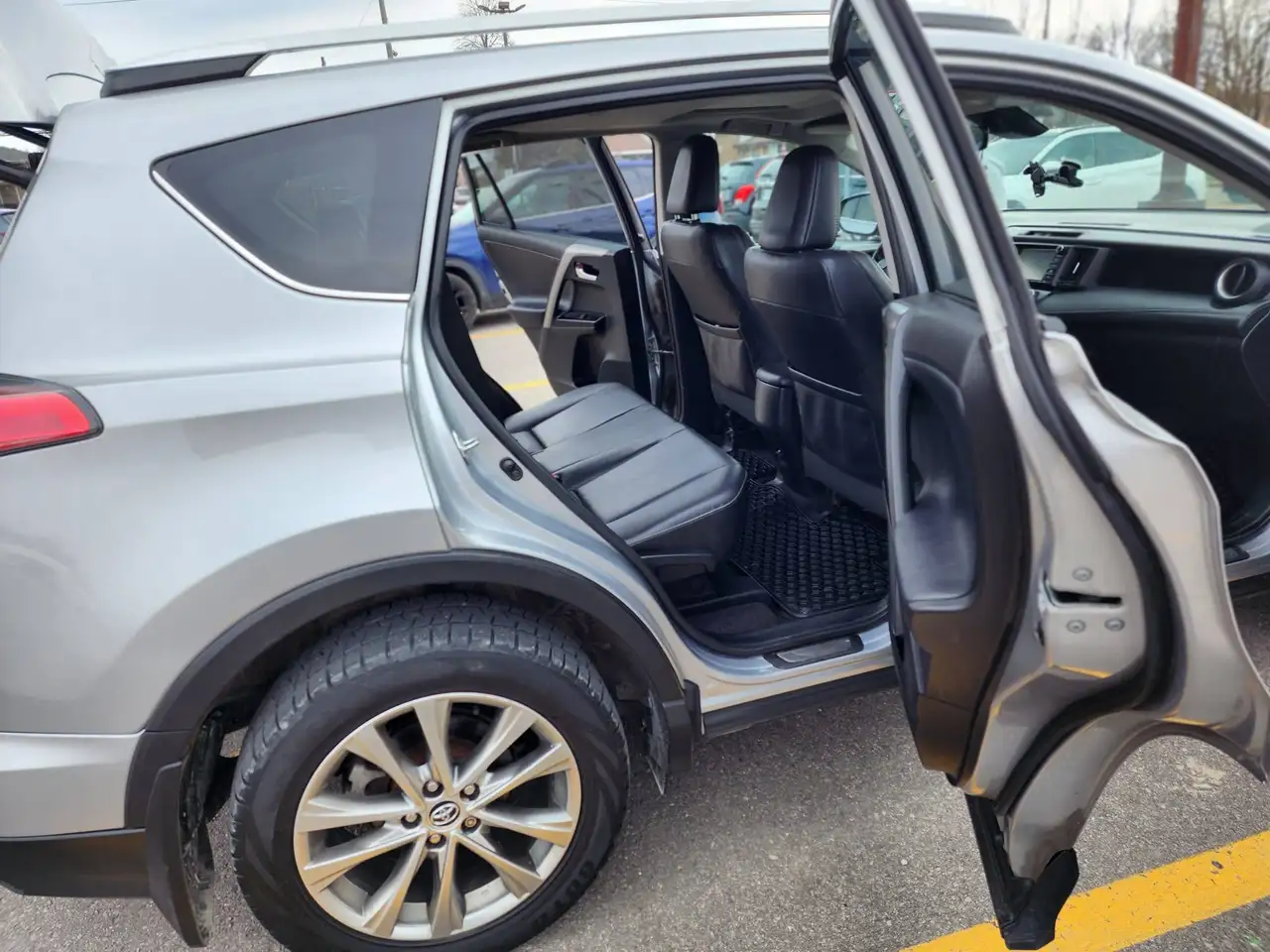 Toyota RAV 4 photo Toyota RAV 4