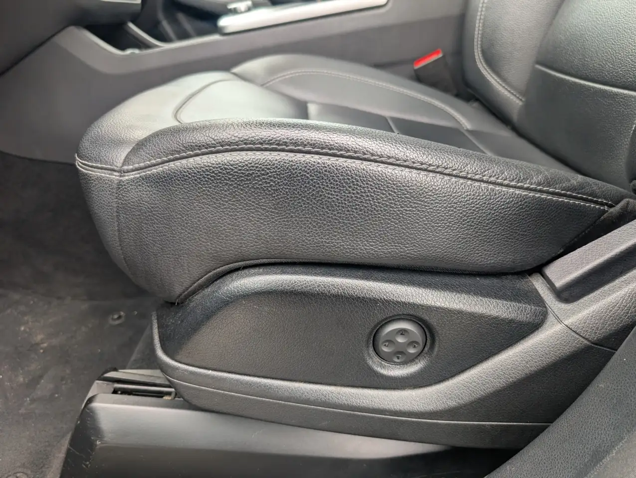 Mercedes-Benz M-Class fotografie Mercedes-Benz M-Class