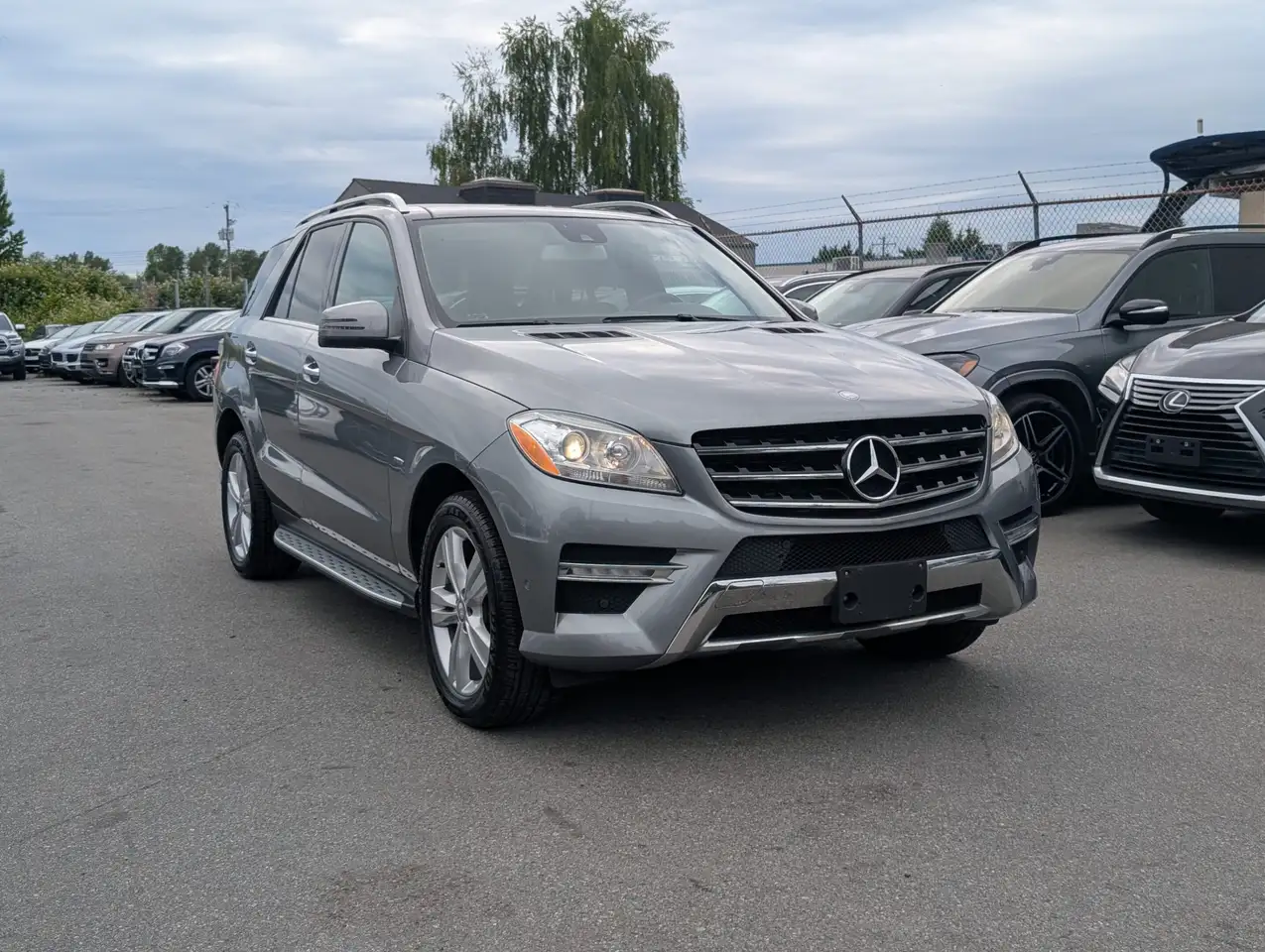Mercedes-Benz M-Class fotografie Mercedes-Benz M-Class