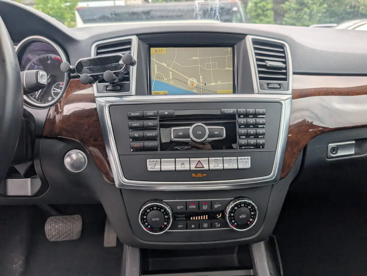 Mercedes-Benz M-Class fotografie Mercedes-Benz M-Class