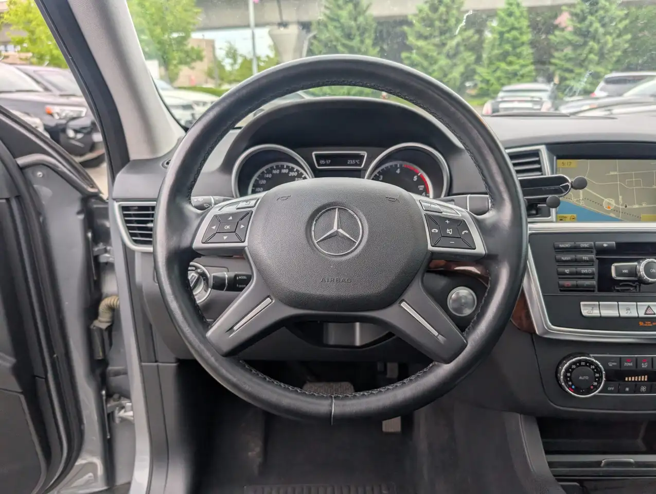 Mercedes-Benz M-Class fotografie Mercedes-Benz M-Class