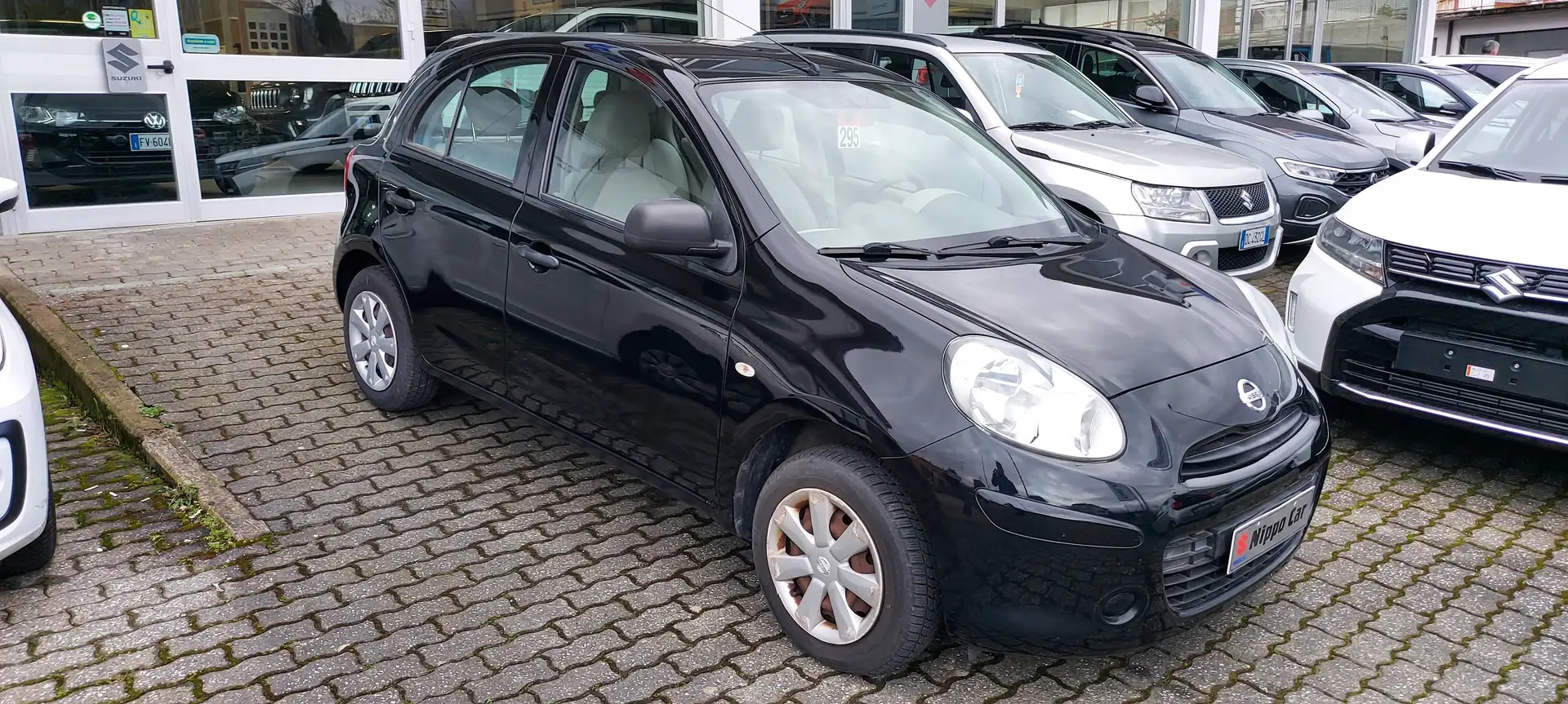 Nissan Micra Micra 5 p 1.2 Comfort Zwart - 1