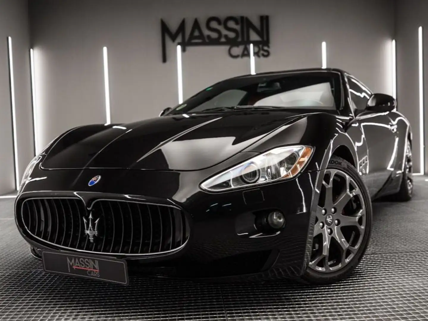 Maserati GranTurismo Aut. Černá - 1
