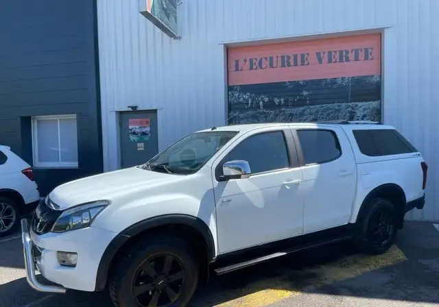 Isuzu D-Max dmax ls 2,5 d 163 ch double cabine 4 wd full historique entretien
