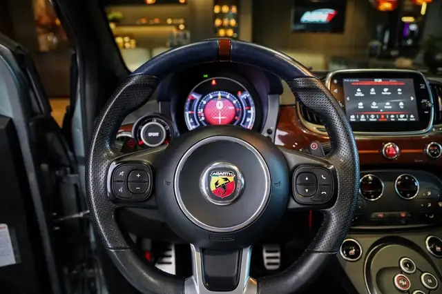 Abarth 500c view 15