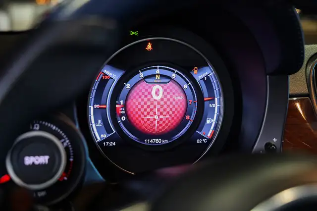 Abarth 500c view 16