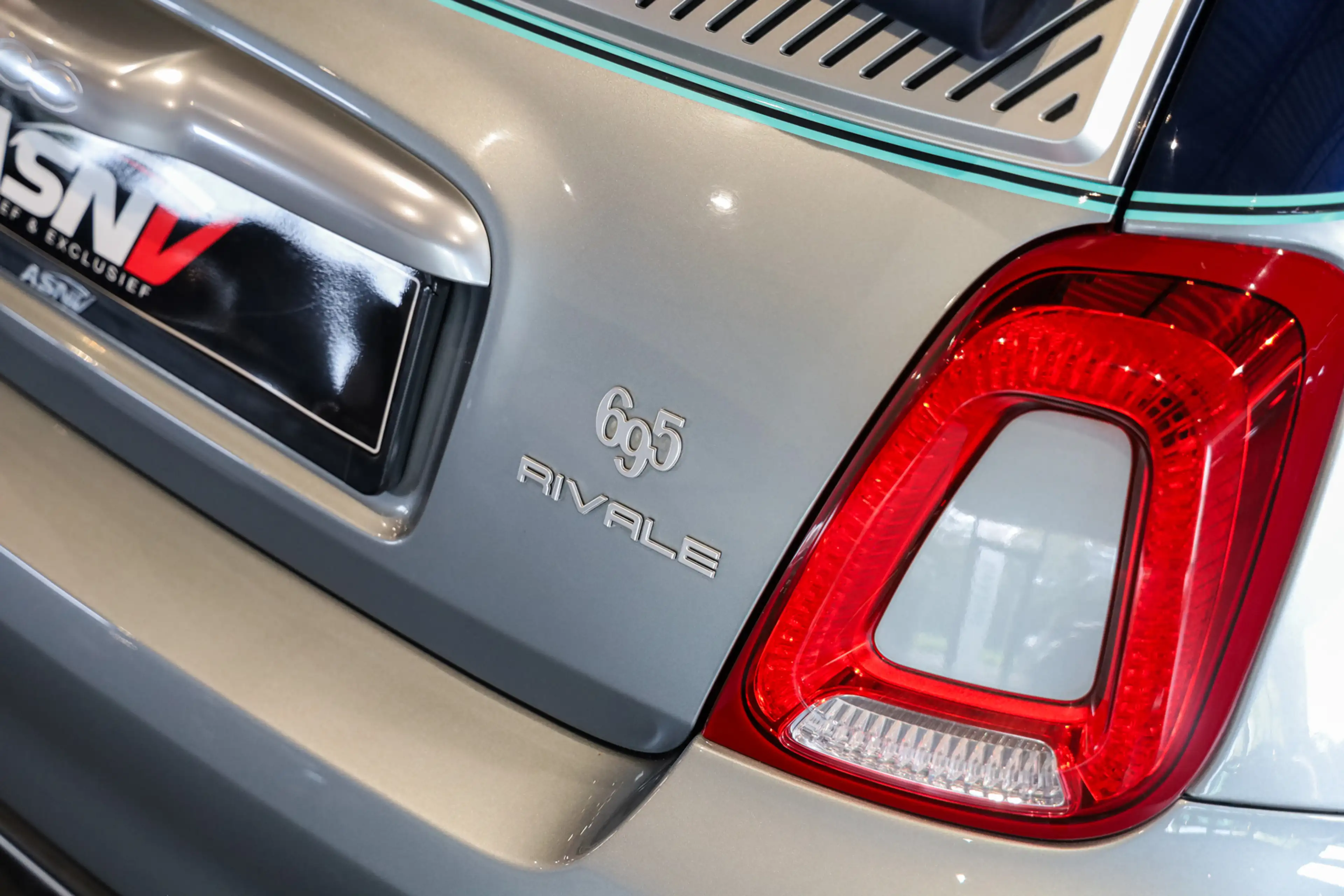 Fiat 500C Abarth 1.4 T-Jet 695 Rivale, Riva, 180 PK, AKRAPOVIC/EXHA — photo 39