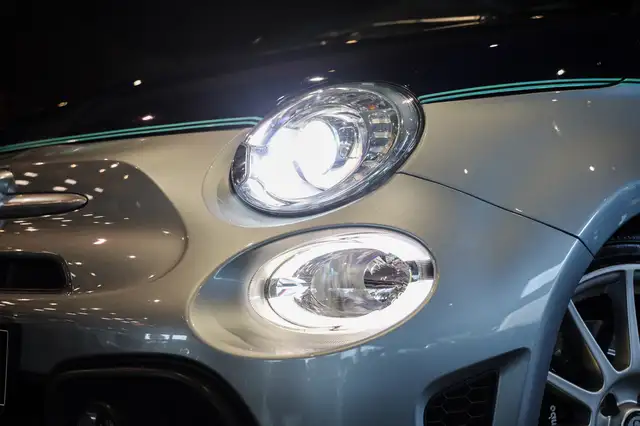 Abarth 500c view 9