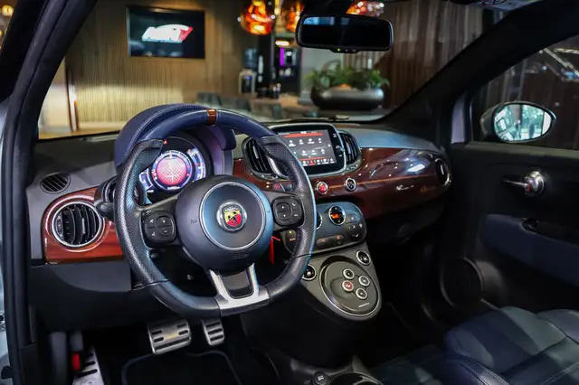 Abarth 500c view 14